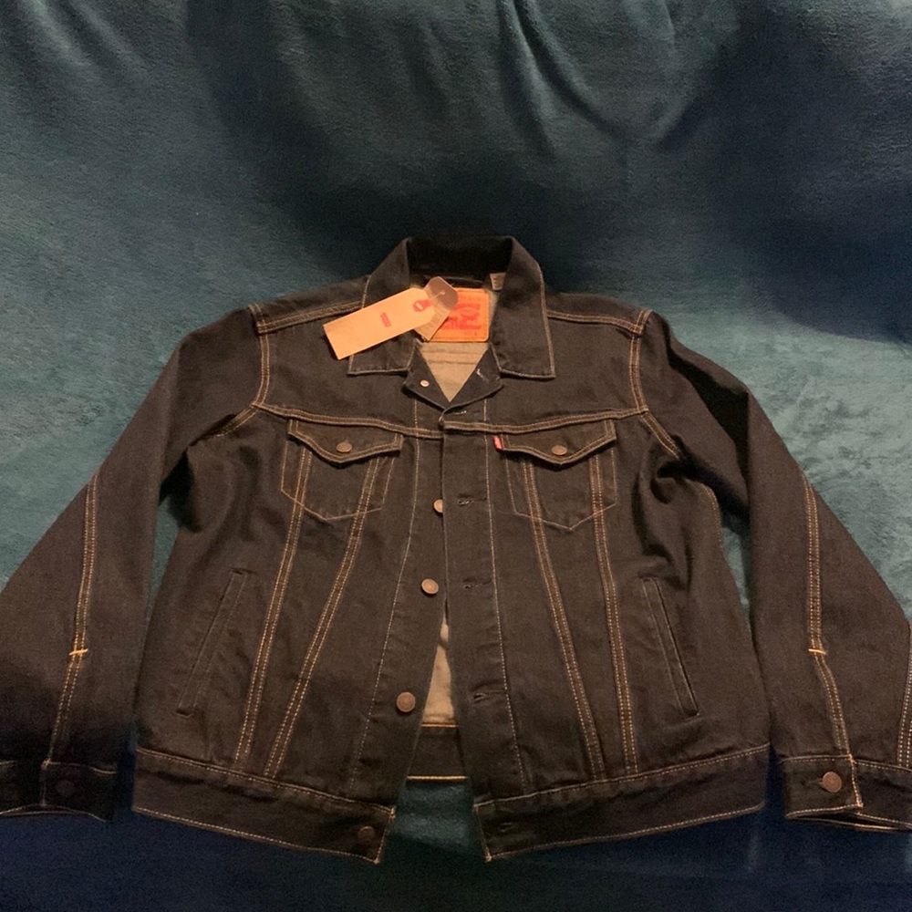 Mens Levi Jean jacket.   Large
